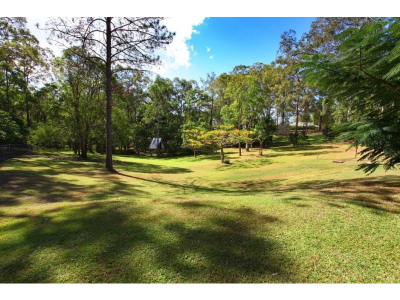 13 Grosvenor Court, Worongary QLD 4213