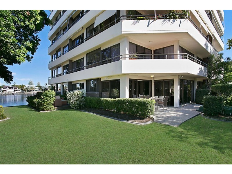 2/1 Peninsular Drive, Surfers Paradise QLD 4217