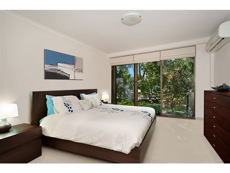 2/1 Peninsular Drive, Surfers Paradise QLD 4217