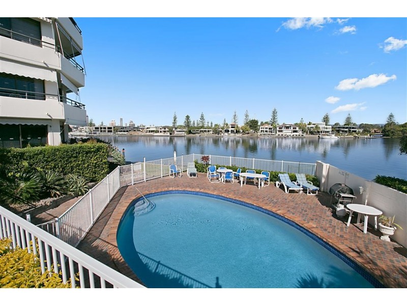 2/1 Peninsular Drive, Surfers Paradise QLD 4217