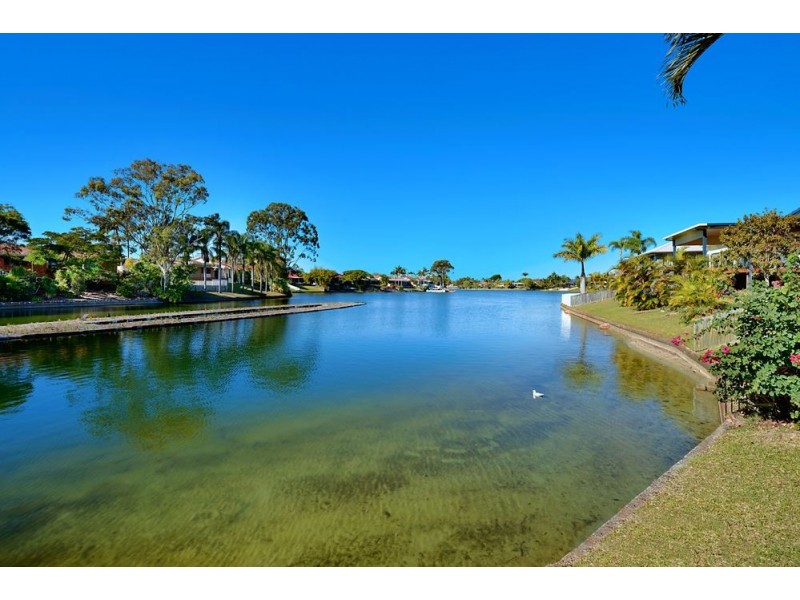 13 Normanby Street, Mermaid Waters QLD 4218