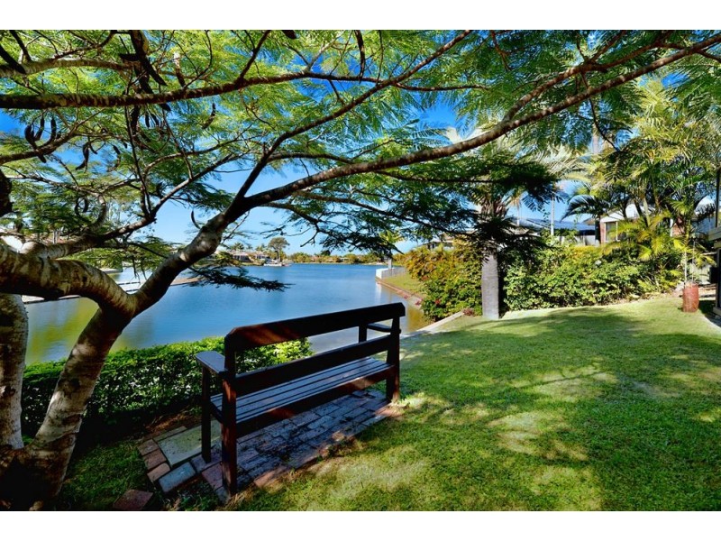 13 Normanby Street, Mermaid Waters QLD 4218