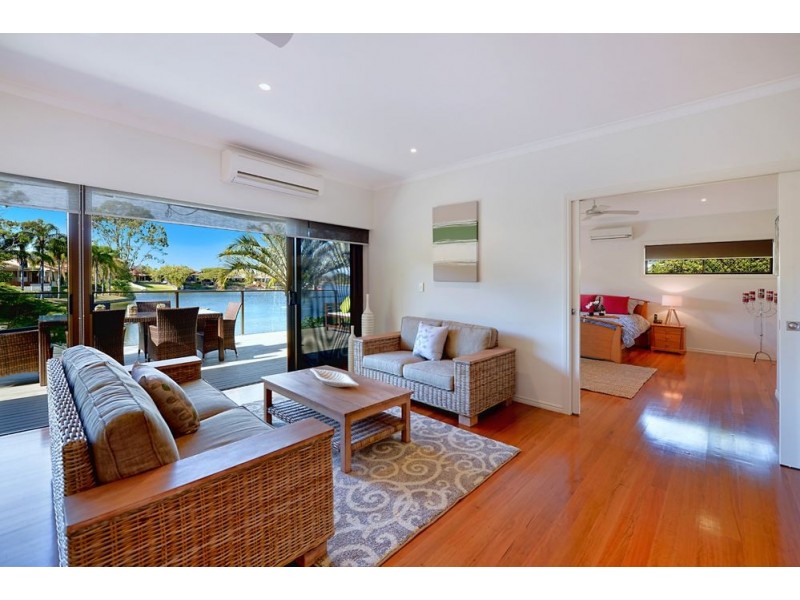 13 Normanby Street, Mermaid Waters QLD 4218