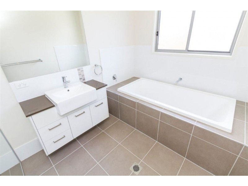 31 John Francis Drive, Carrara QLD 4211