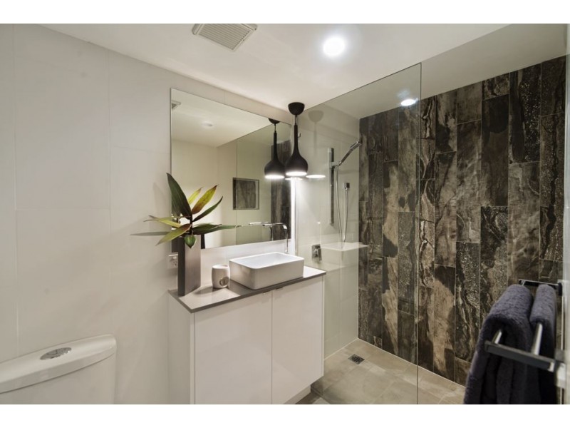 8/3576 Main Beach Parade, Main Beach QLD 4217