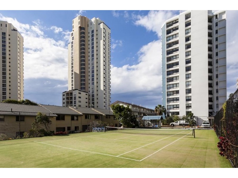 8/3576 Main Beach Parade, Main Beach QLD 4217