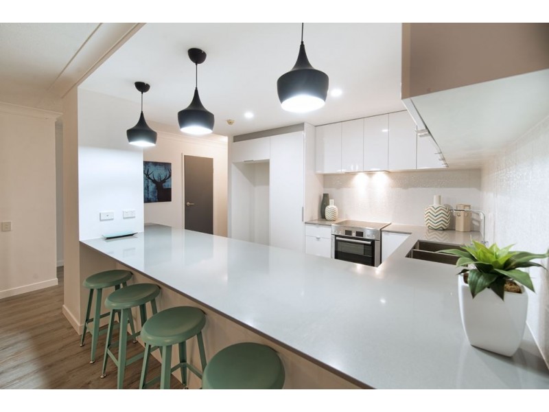 8/3576 Main Beach Parade, Main Beach QLD 4217