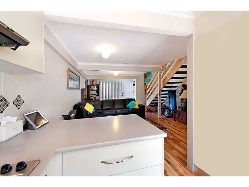 8/125 Pappas Way, Carrara QLD 4211