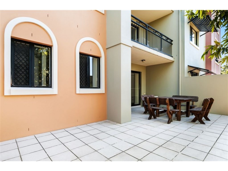 18/2 Geraldton Drive, Varsity Lakes QLD 4227