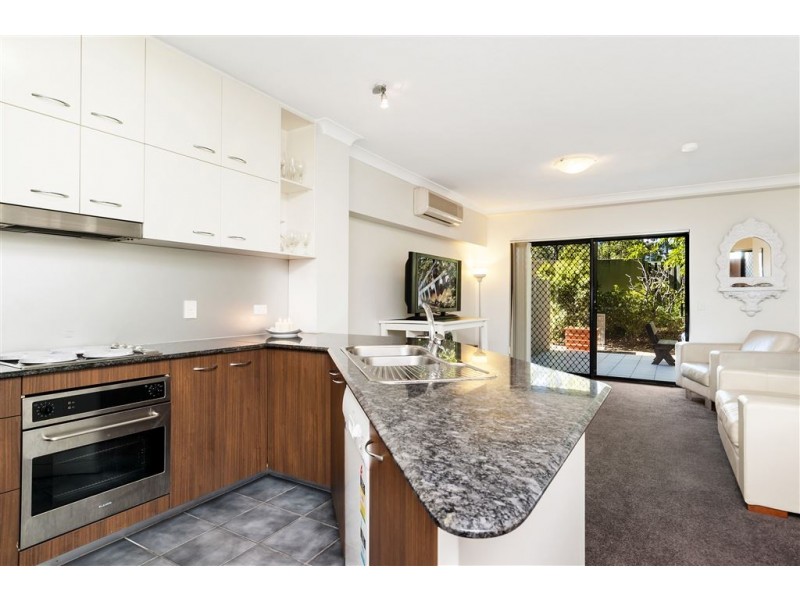 18/2 Geraldton Drive, Varsity Lakes QLD 4227