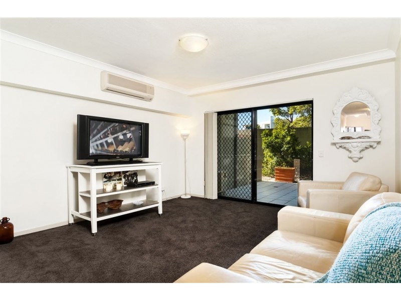 18/2 Geraldton Drive, Varsity Lakes QLD 4227