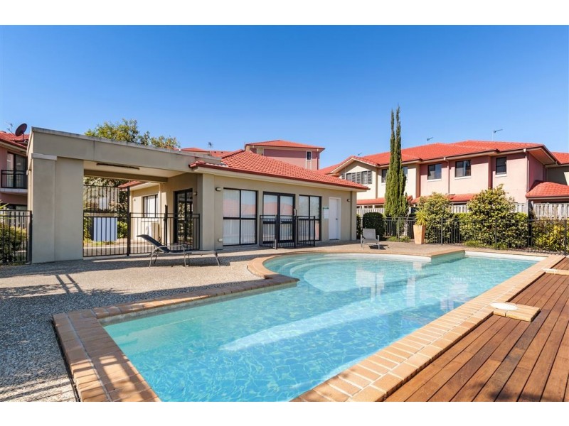 18/2 Geraldton Drive, Varsity Lakes QLD 4227