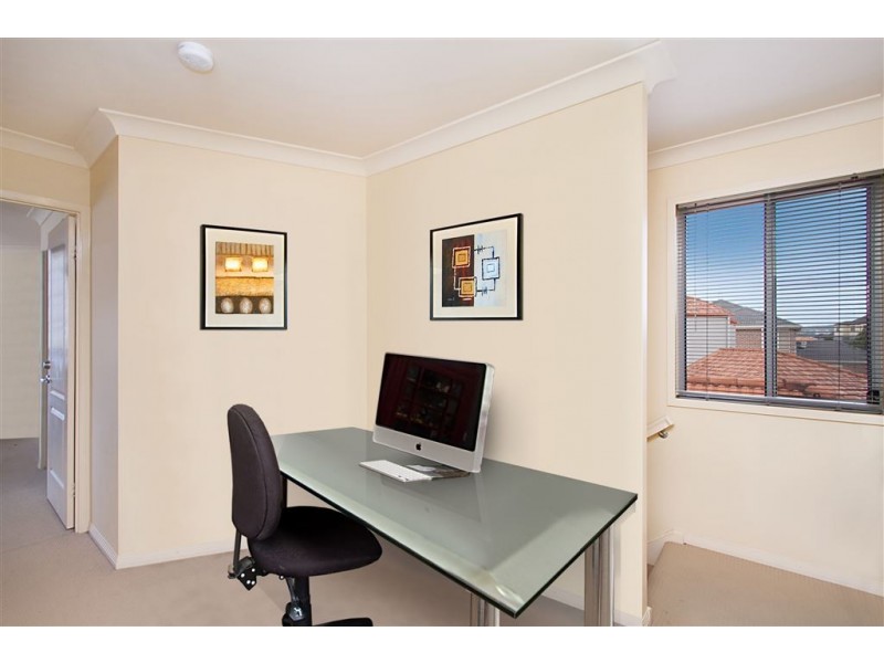 4/1 Shorehaven Place, Varsity Lakes QLD 4227