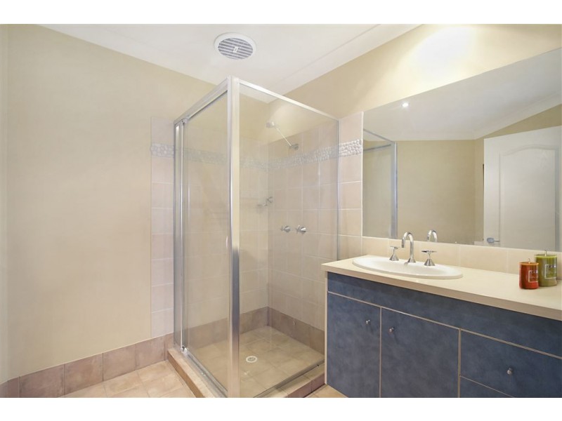 4/1 Shorehaven Place, Varsity Lakes QLD 4227