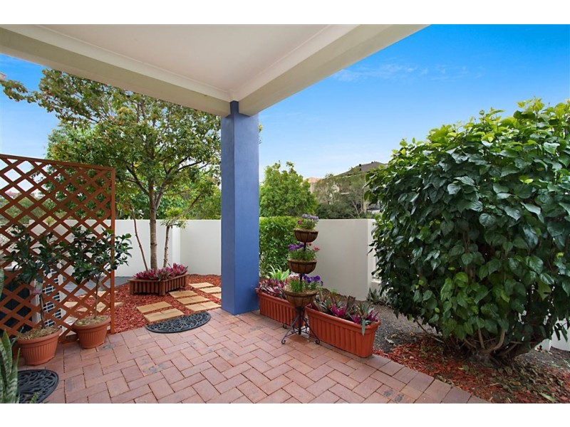 4/1 Shorehaven Place, Varsity Lakes QLD 4227