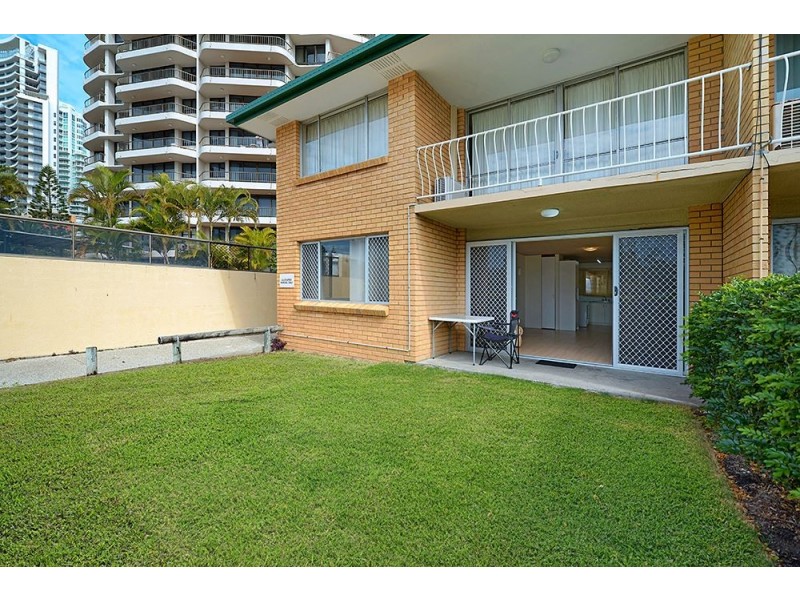 1/2 Charles Avenue, Broadbeach QLD 4218