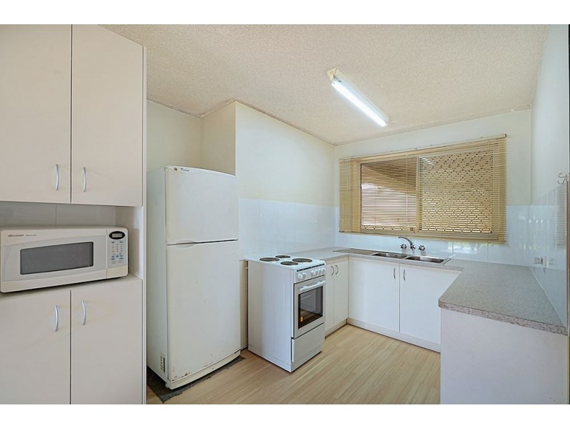 1/2 Charles Avenue, Broadbeach QLD 4218