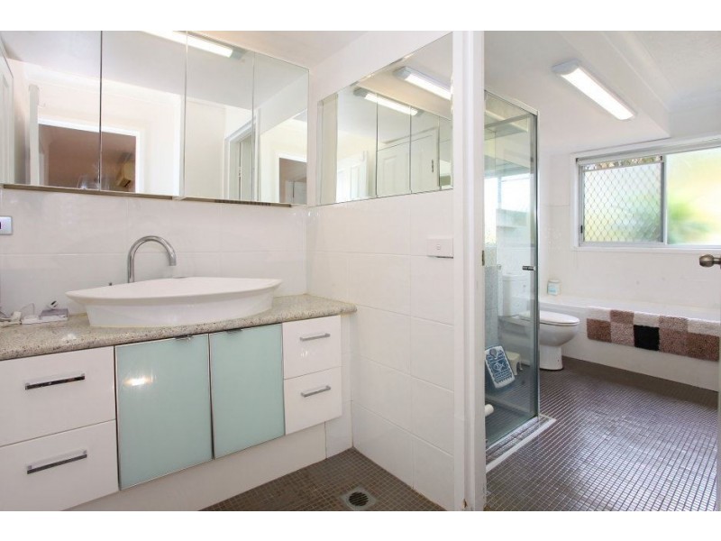 6/20 Aquila Court, Mermaid Waters QLD 4218