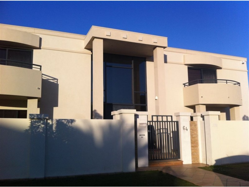 64 Sir Bruce Small Boulevard, Benowa Waters QLD 4217