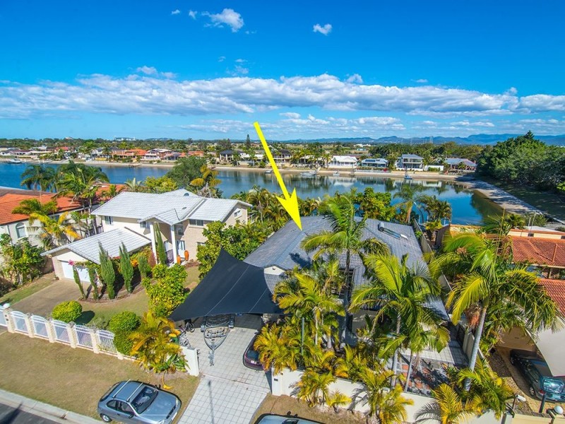 5 Yunga Court, Broadbeach Waters QLD 4218