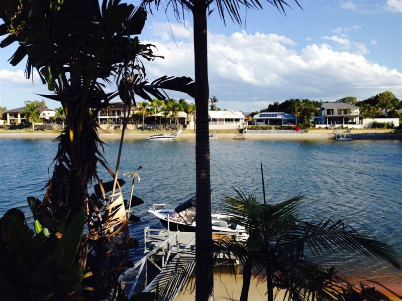 5 Yunga Court, Broadbeach Waters QLD 4218