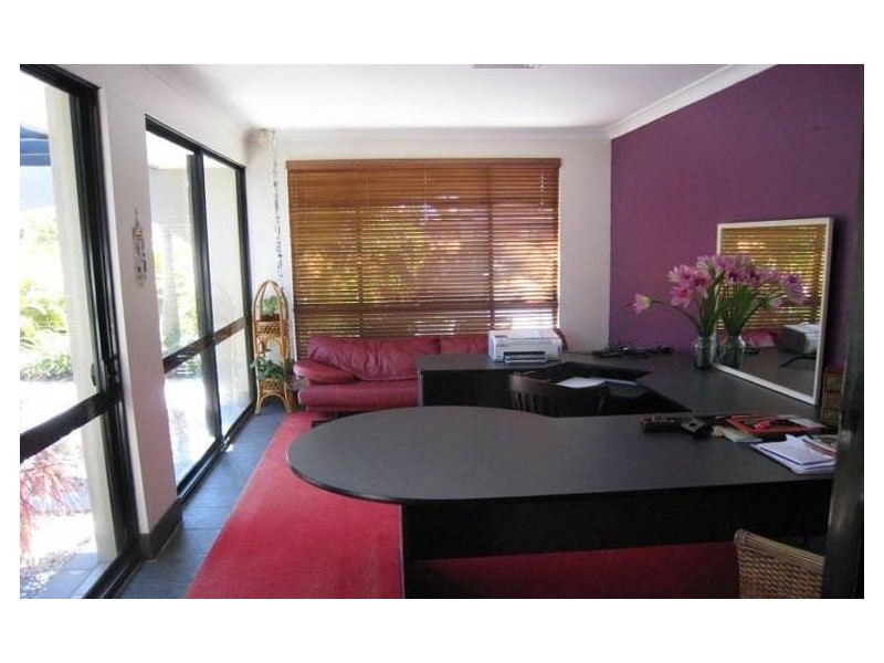 5 Yunga Court, Broadbeach Waters QLD 4218