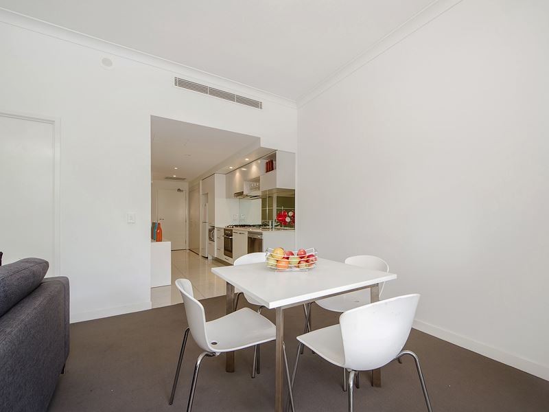 102/430 Marine Pde, Biggera Waters QLD 4216