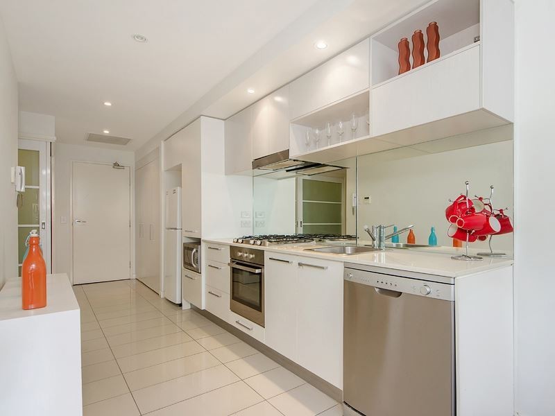 102/430 Marine Pde, Biggera Waters QLD 4216