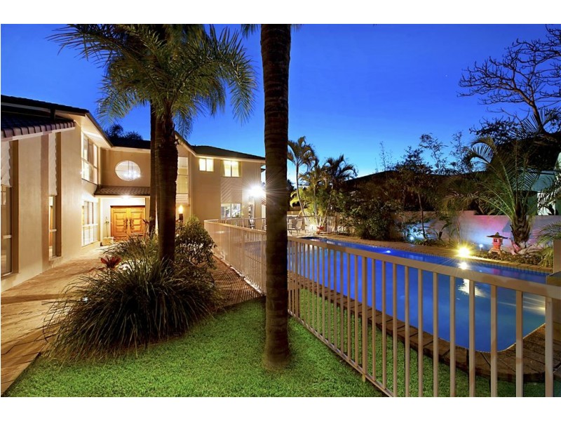 20 Charolais Crescent, Benowa Waters QLD 4217