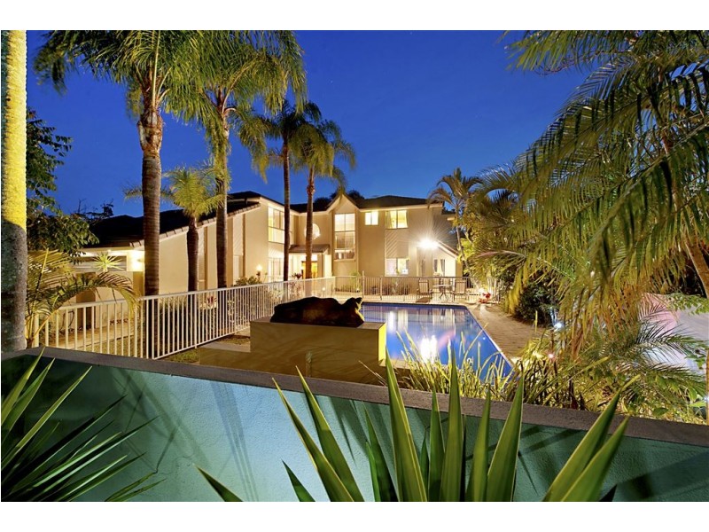 20 Charolais Crescent, Benowa Waters QLD 4217