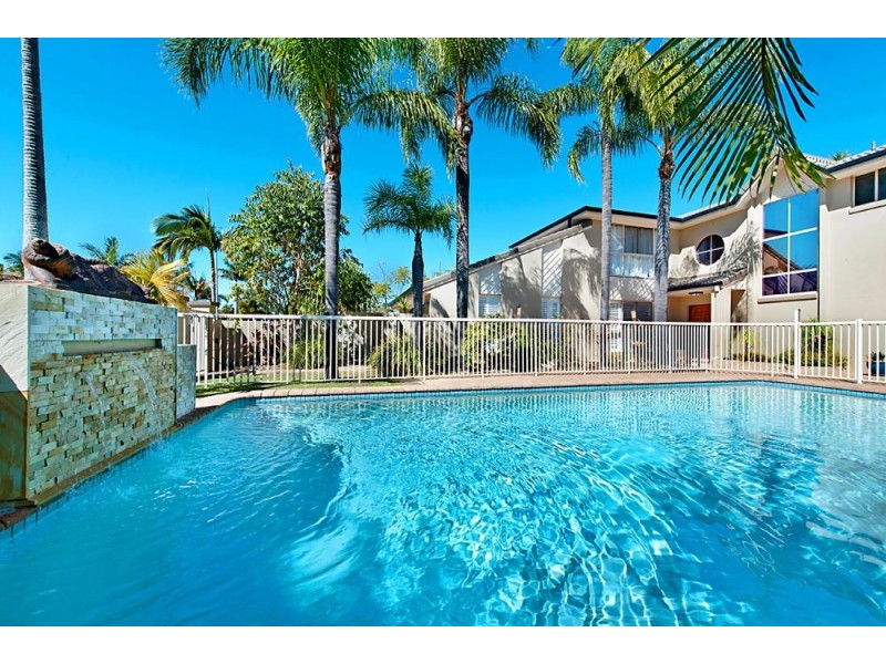 20 Charolais Crescent, Benowa Waters QLD 4217