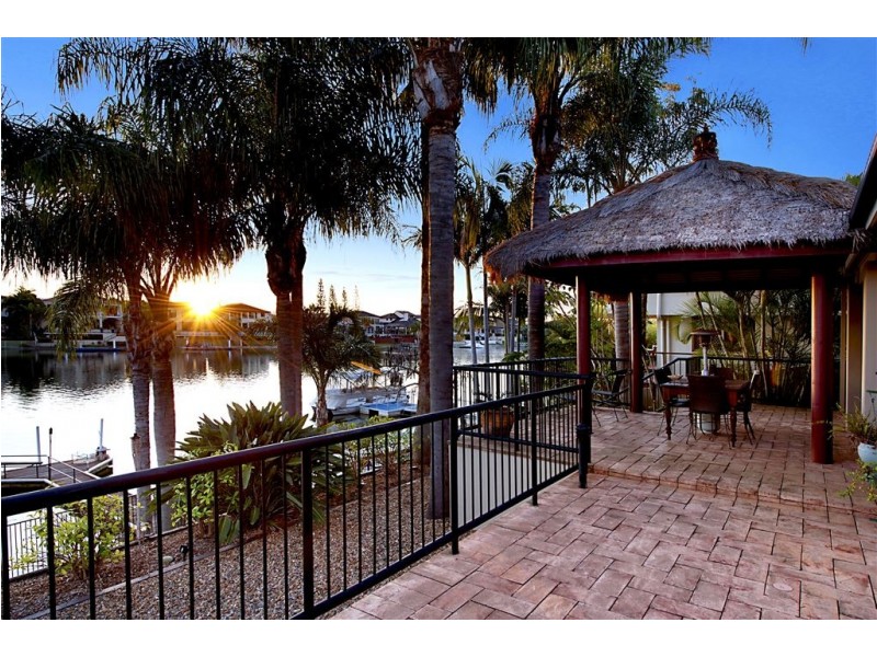 20 Charolais Crescent, Benowa Waters QLD 4217