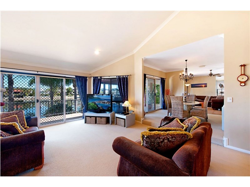 20 Charolais Crescent, Benowa Waters QLD 4217