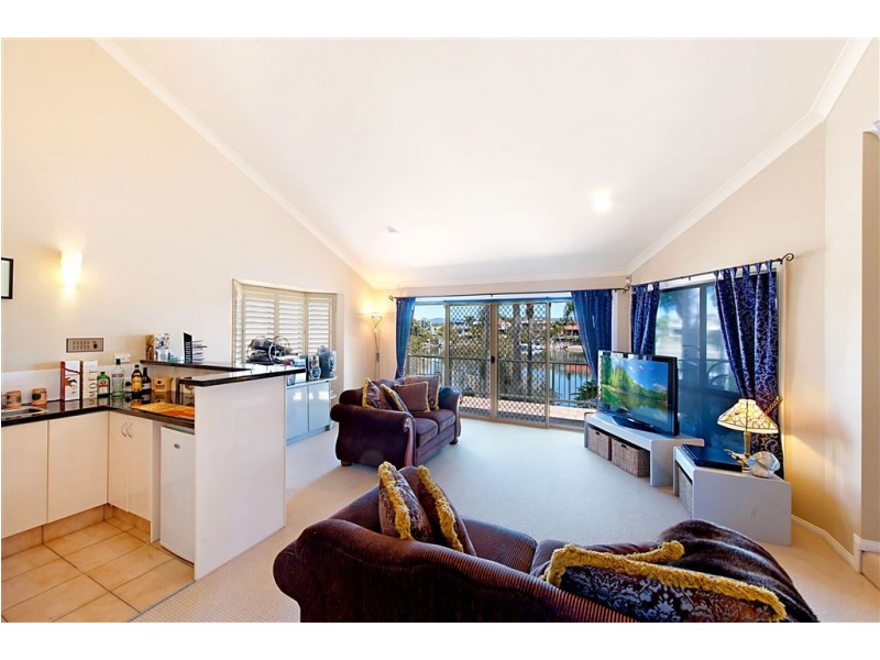 20 Charolais Crescent, Benowa Waters QLD 4217