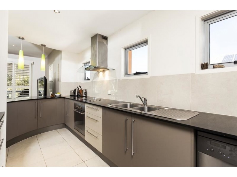 1/9 Lantau Crescent, Varsity Lakes QLD 4227