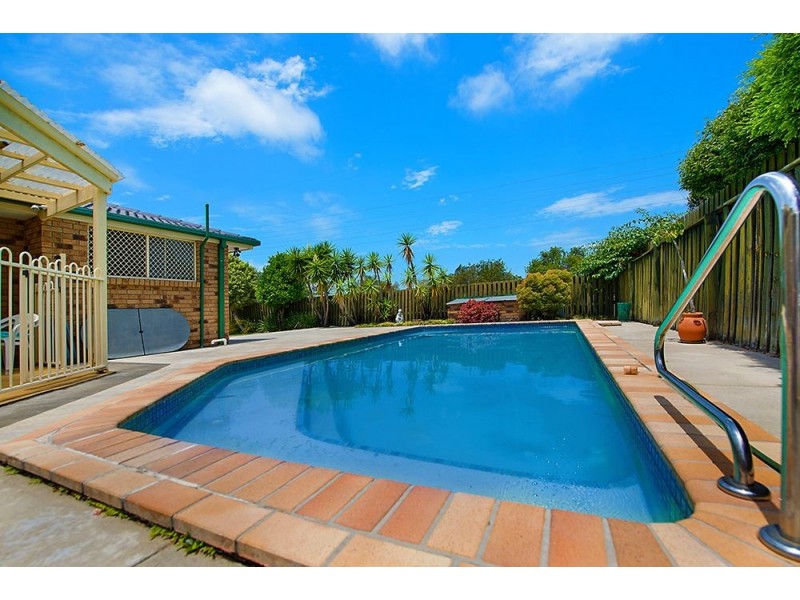 33 Port Jackson Boulevard, Clear Island Waters QLD 4226