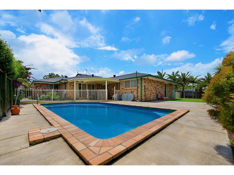 33 Port Jackson Boulevard, Clear Island Waters QLD 4226