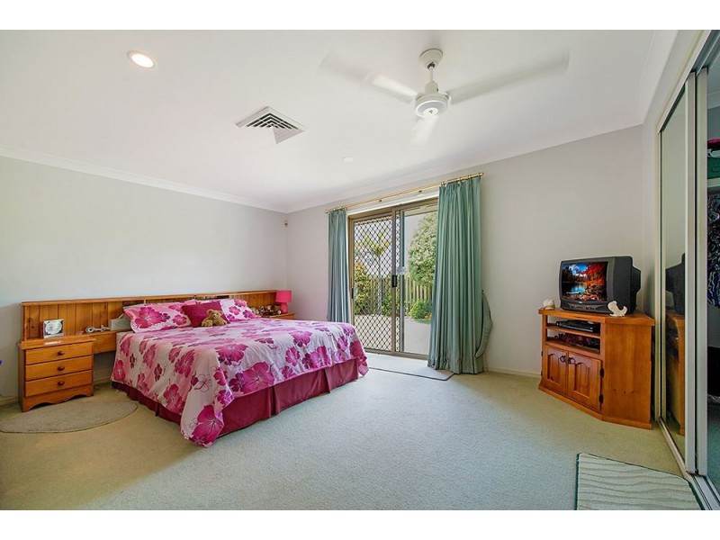 33 Port Jackson Boulevard, Clear Island Waters QLD 4226