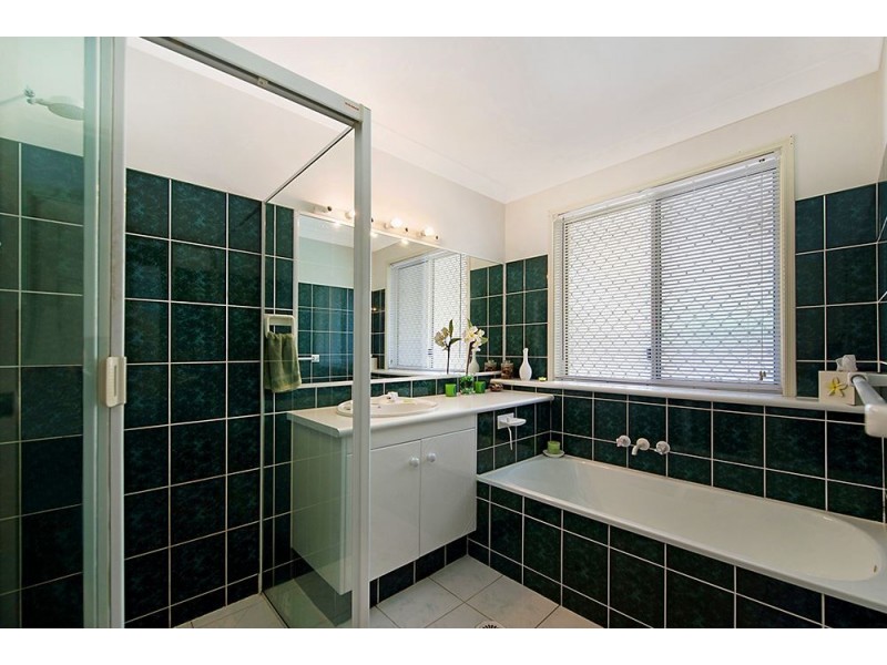 33 Port Jackson Boulevard, Clear Island Waters QLD 4226