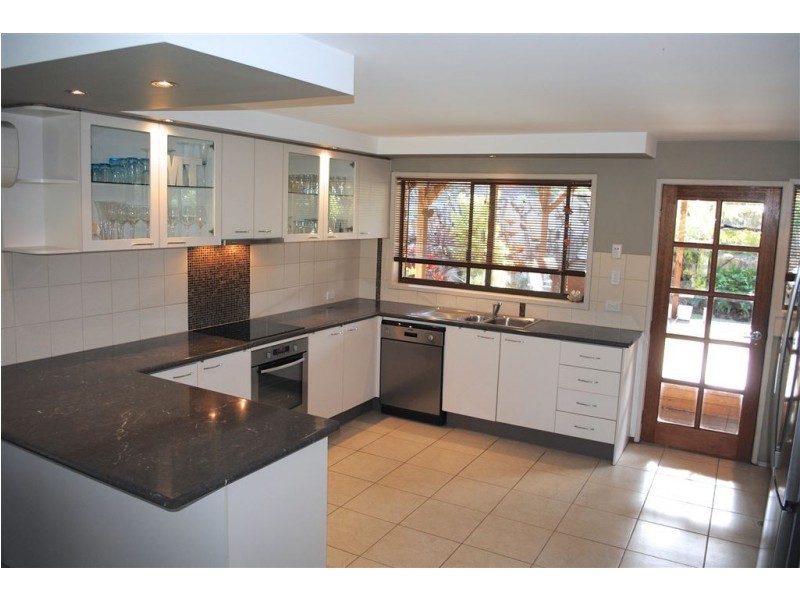 10 Minugh Court, Carrara QLD 4211