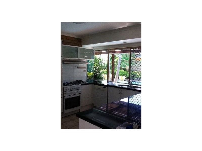 2  Montrose Crt, Benowa QLD 4217