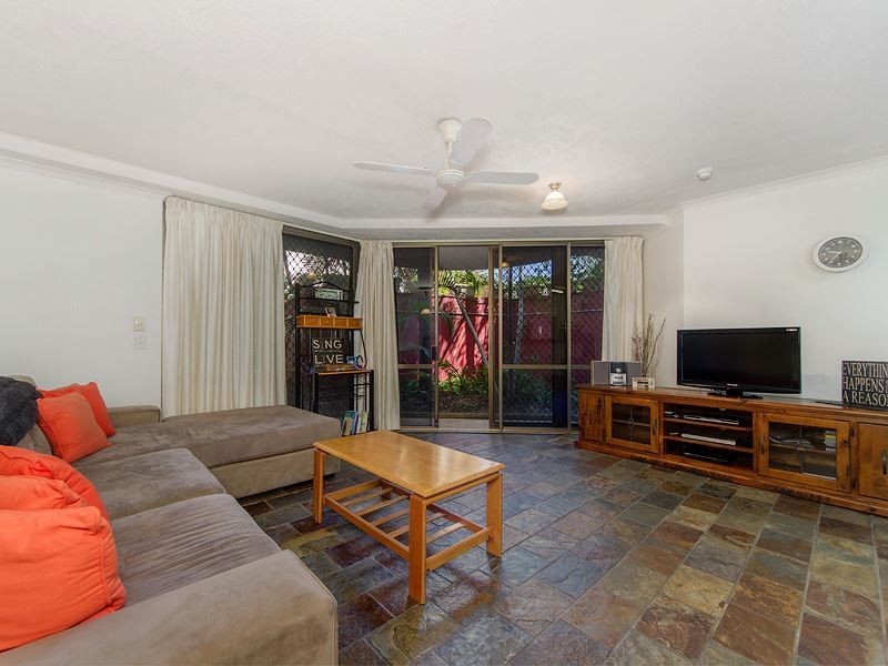 1/38 Enderley Avenue, Surfers Paradise QLD 4217