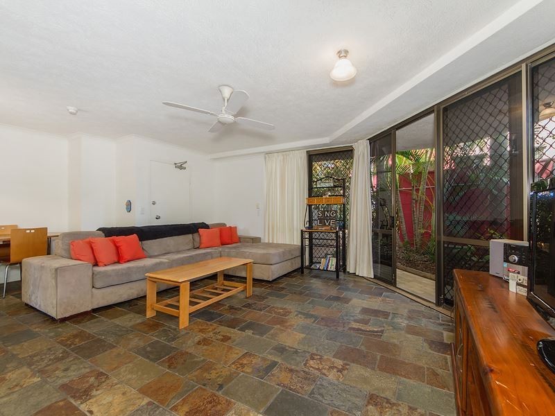 1/38 Enderley Avenue, Surfers Paradise QLD 4217