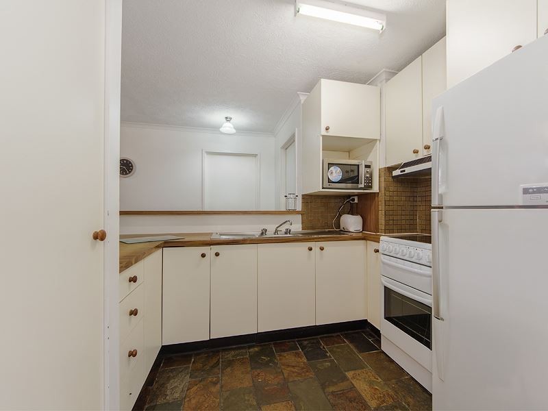 1/38 Enderley Avenue, Surfers Paradise QLD 4217