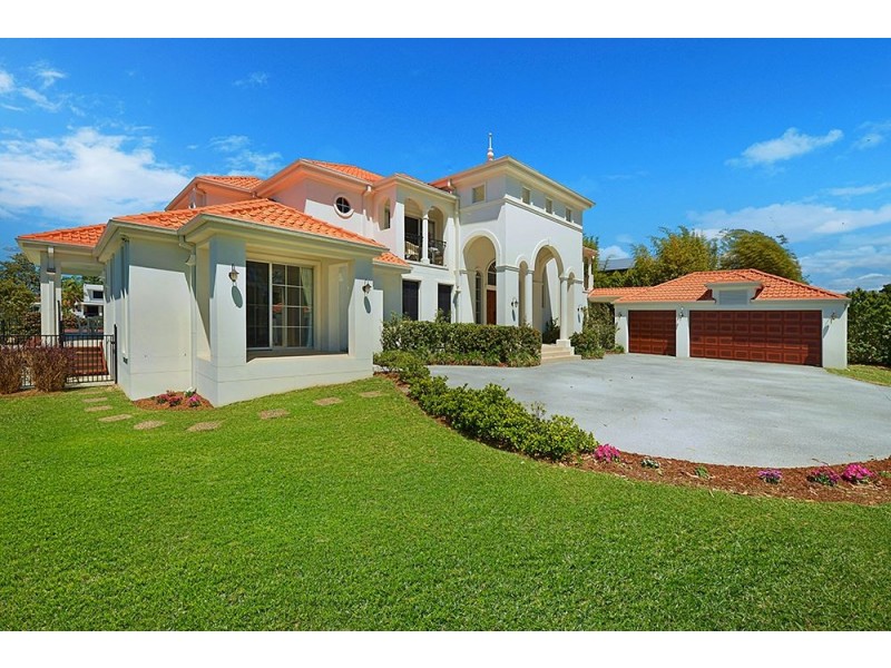 46-48 Moana Park Avenue, Broadbeach Waters QLD 4218