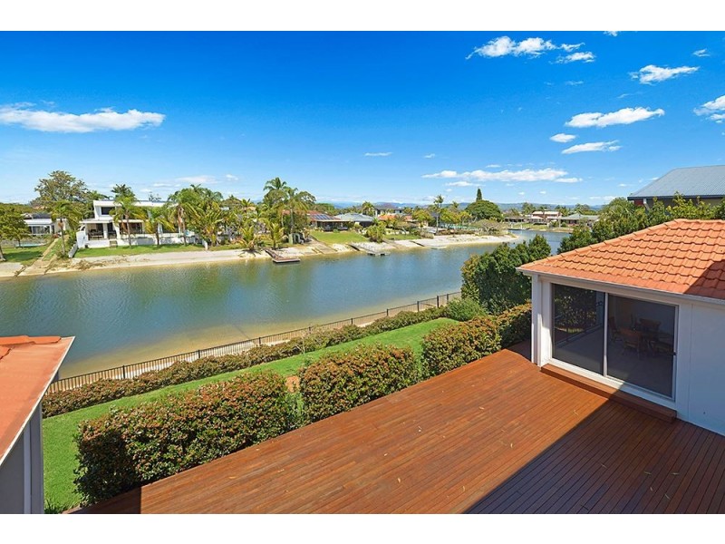 46-48 Moana Park Avenue, Broadbeach Waters QLD 4218