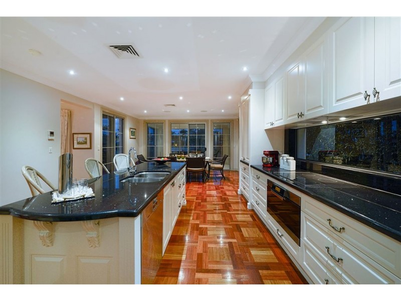 46-48 Moana Park Avenue, Broadbeach Waters QLD 4218