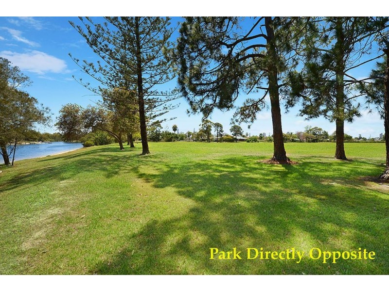 46-48 Moana Park Avenue, Broadbeach Waters QLD 4218