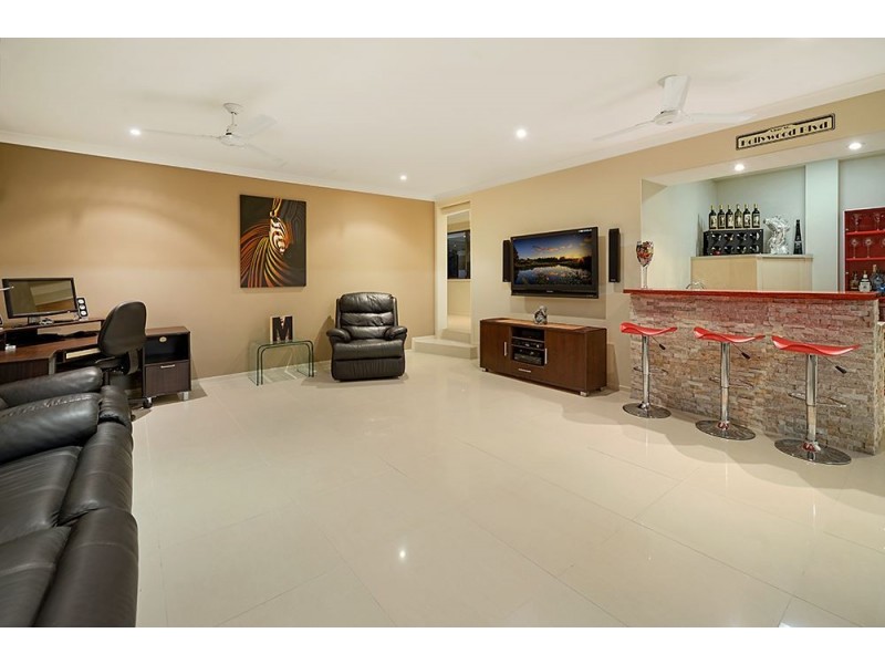 28 Arcadia Drive, Mermaid Waters QLD 4218