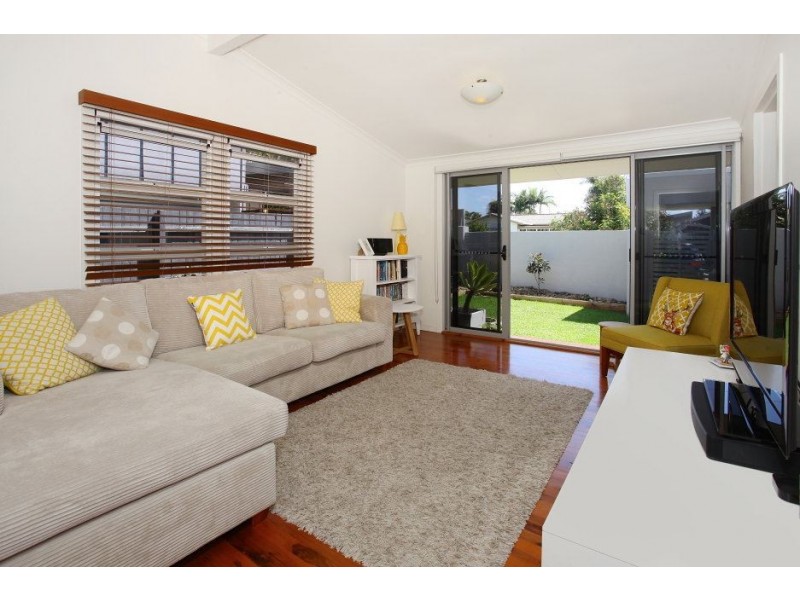 12 First Avenue, Labrador QLD 4215